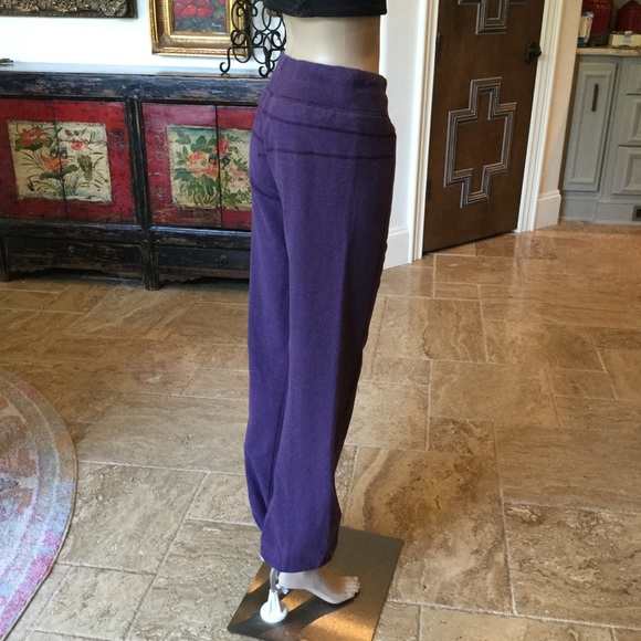 Lululemon pants size 8 purple - Picture 4 of 5